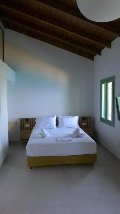 Caltabania Suites Áyios Nikítas Buitenkant foto