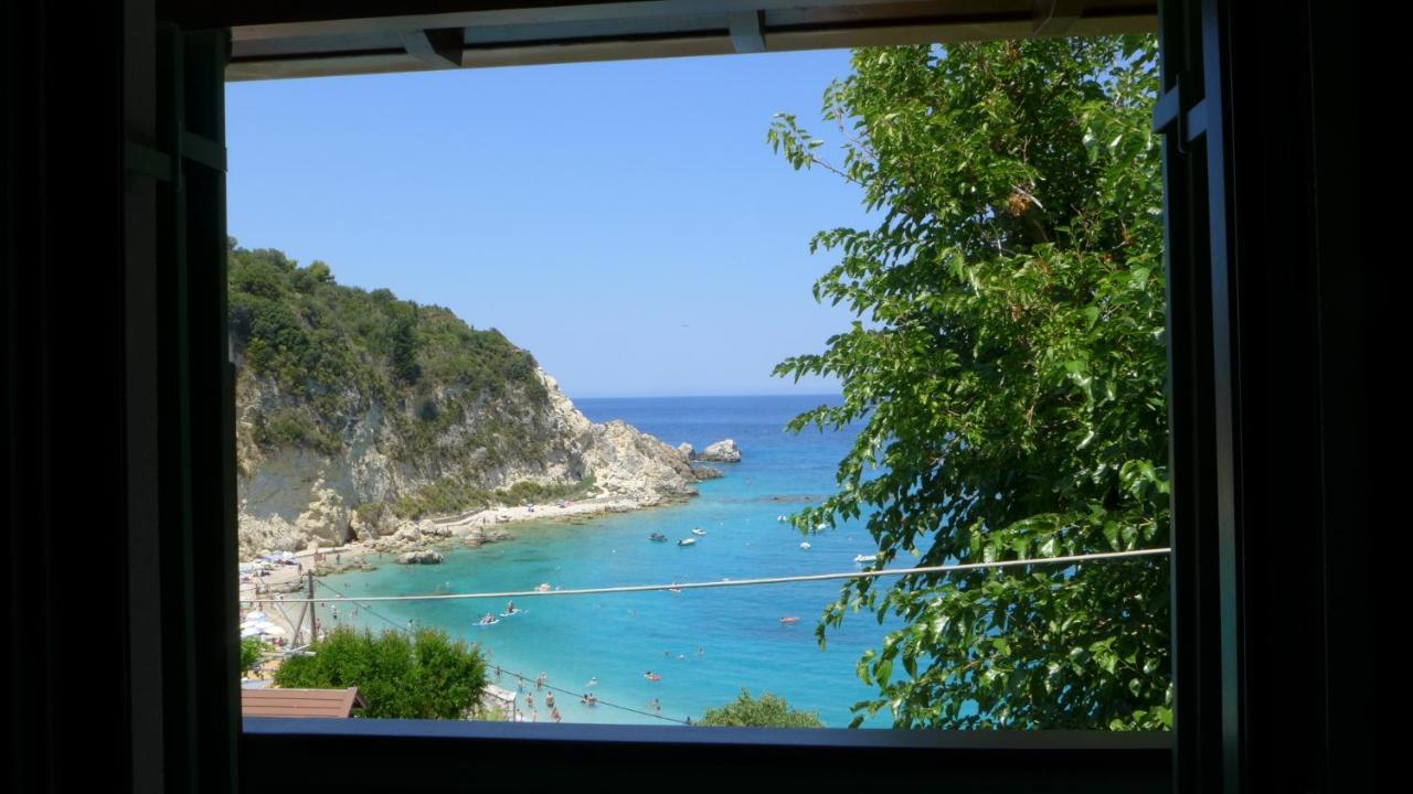 Caltabania Suites Áyios Nikítas Buitenkant foto