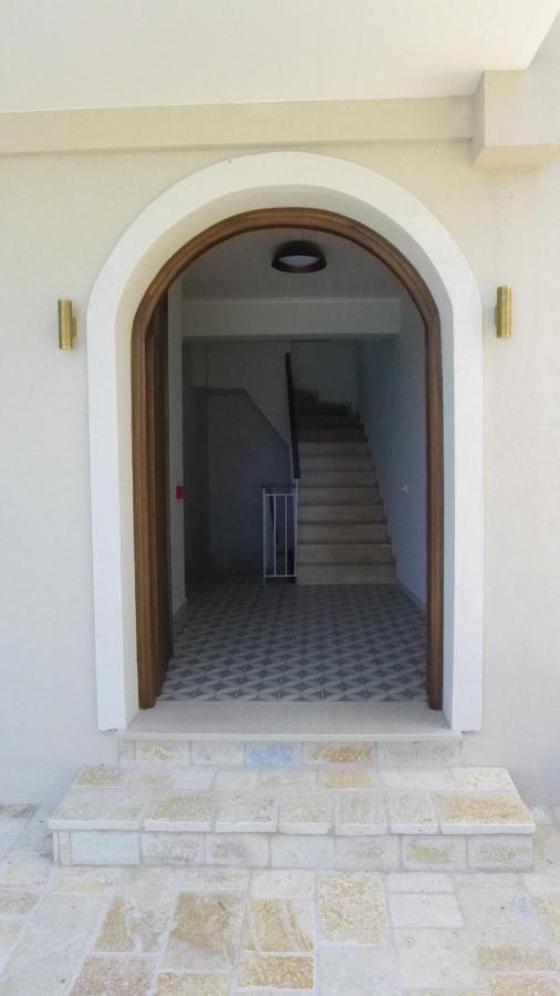 Caltabania Suites Áyios Nikítas Buitenkant foto