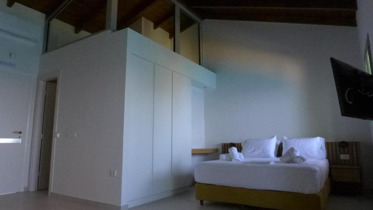 Caltabania Suites Áyios Nikítas Buitenkant foto