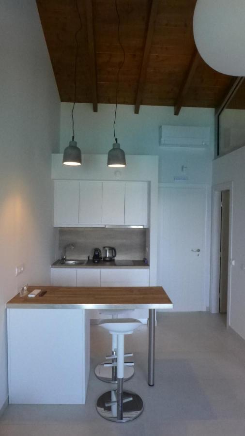 Caltabania Suites Áyios Nikítas Buitenkant foto