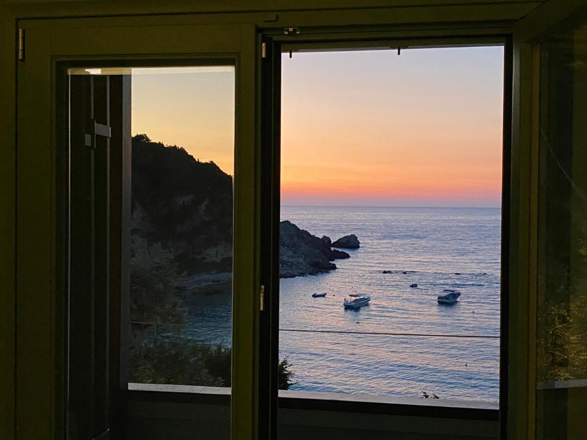 Caltabania Suites Áyios Nikítas Buitenkant foto