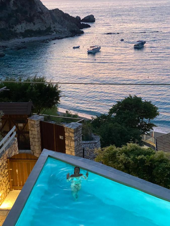 Caltabania Suites Áyios Nikítas Buitenkant foto